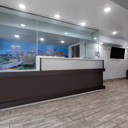 Super 8 By Wyndham Fort Worth Entertainment District