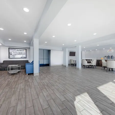 Super 8 By Wyndham Fort Worth Entertainment District
