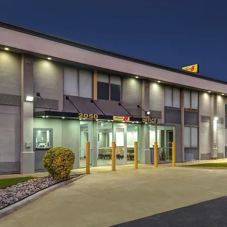 Super 8 By Wyndham Fort Worth Entertainment District