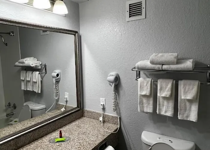 Hotel Super 8 By Wyndham Worth Entertainment District