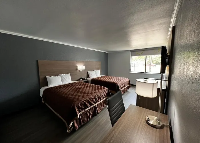 Hotel Super 8 By Wyndham Worth Entertainment District 2*