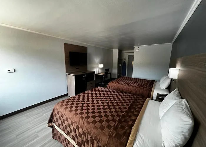 Hotel Super 8 By Wyndham Worth Entertainment District 2*