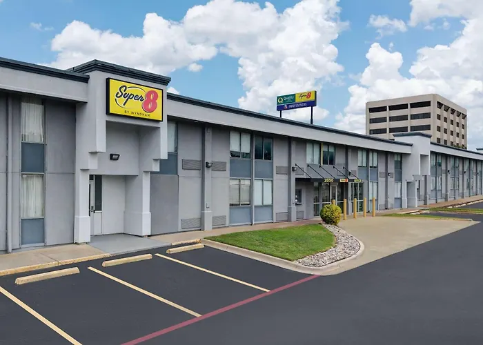 Hotel Super 8 By Wyndham Worth Entertainment District