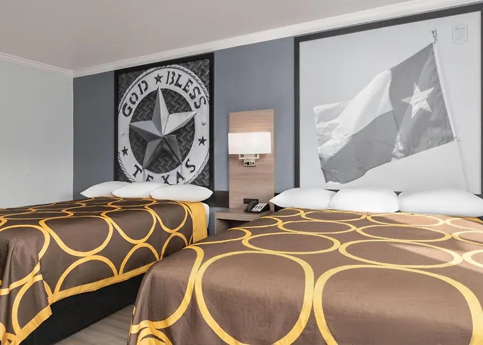 Hotel Super 8 By Wyndham Worth Entertainment District