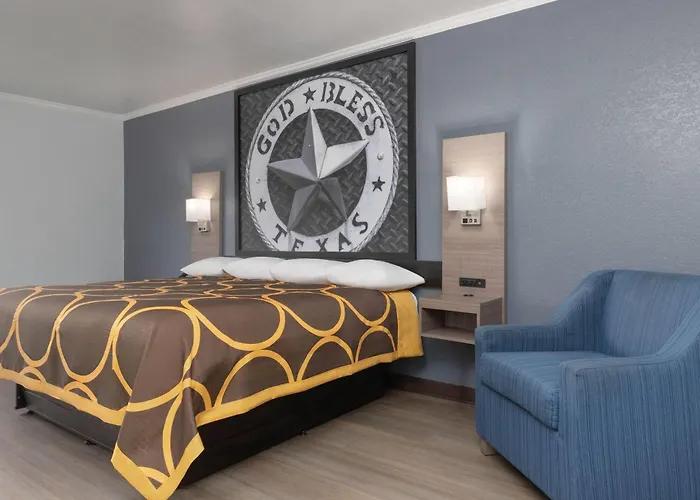 Hotel Super 8 By Wyndham Worth Entertainment District Fort Worth