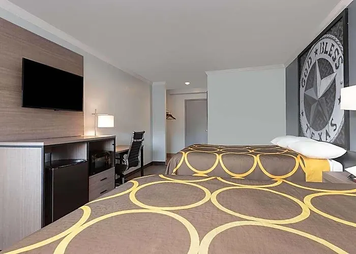 Hotel Super 8 By Wyndham Worth Entertainment District Fort Worth