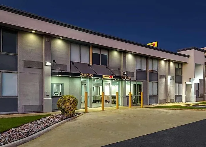 Hotel Super 8 By Wyndham Worth Entertainment District Fort Worth