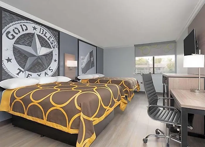 Hotel Super 8 By Wyndham Worth Entertainment District