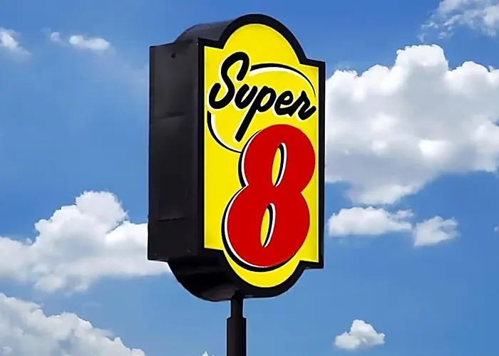 Super 8 By Wyndham Worth Entertainment District Hotel 2*