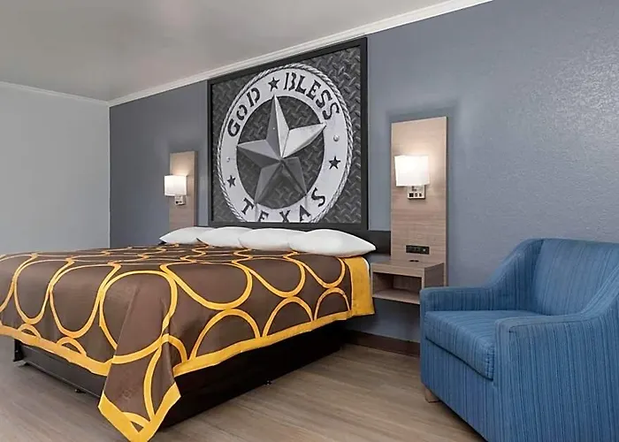 Super 8 By Wyndham Worth Entertainment District