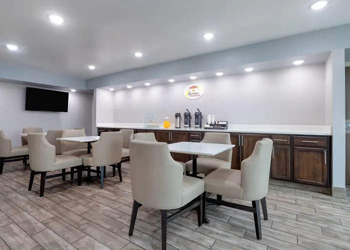 Super 8 By Wyndham Worth Entertainment District Hotel Fort Worth