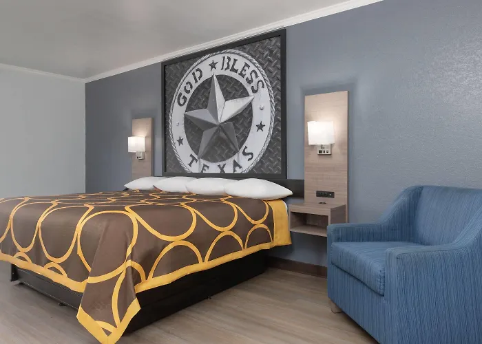 Hotel Super 8 By Wyndham Worth Entertainment District Fort Worth
